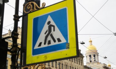 Курьер сбил пешехода и получил заряд из перцового пистолета