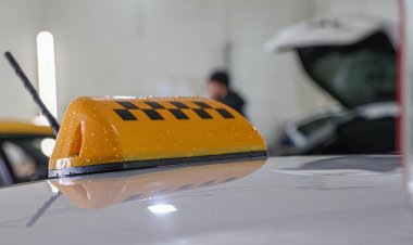 В Тюмени таксист запер отца с детьми в машине из-за денег