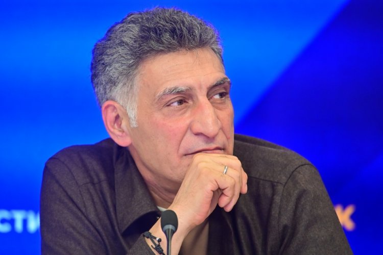 Известный российский кинорежиссер пережил клиническую смерть и впал в кому