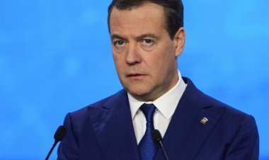 Медведев поддержал мнение Трампа о диктаторе Зеленском